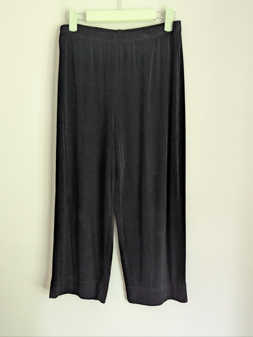 Chico's Travelers Size 2 Women's Large Cropped Wide-Leg Black Stretchy Pants